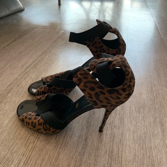 Cheetah print peep toe heels - Picture 3 of 7
